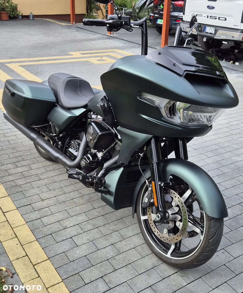 Harley-Davidson Touring Road Glide - 4