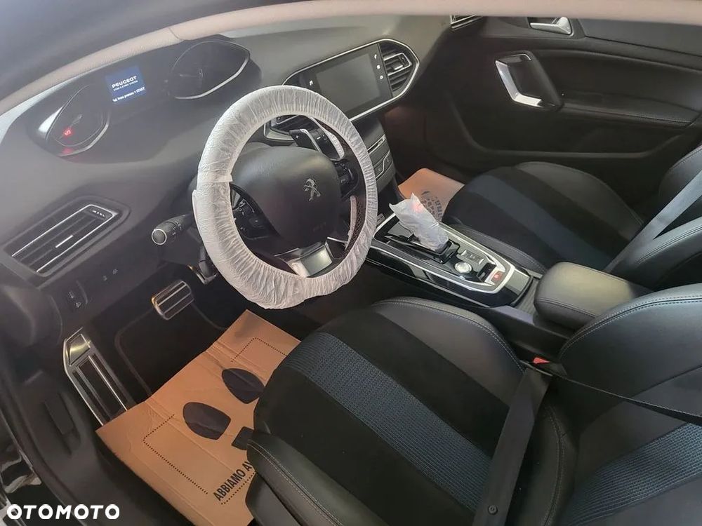 Peugeot 308 1.5 BlueHDi Business S&S EAT8 - 2