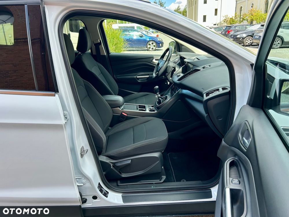Ford Kuga - 16