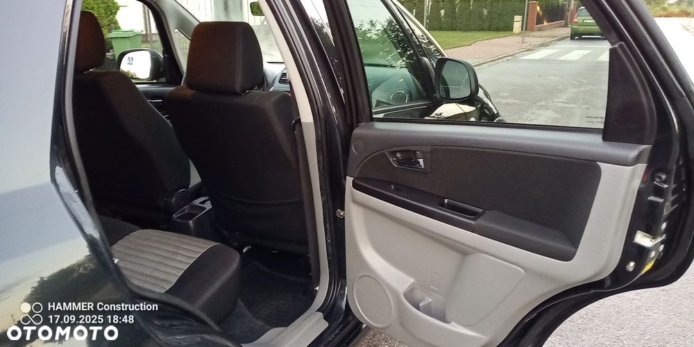 Suzuki SX4 1.6 Premium 4WD - 32