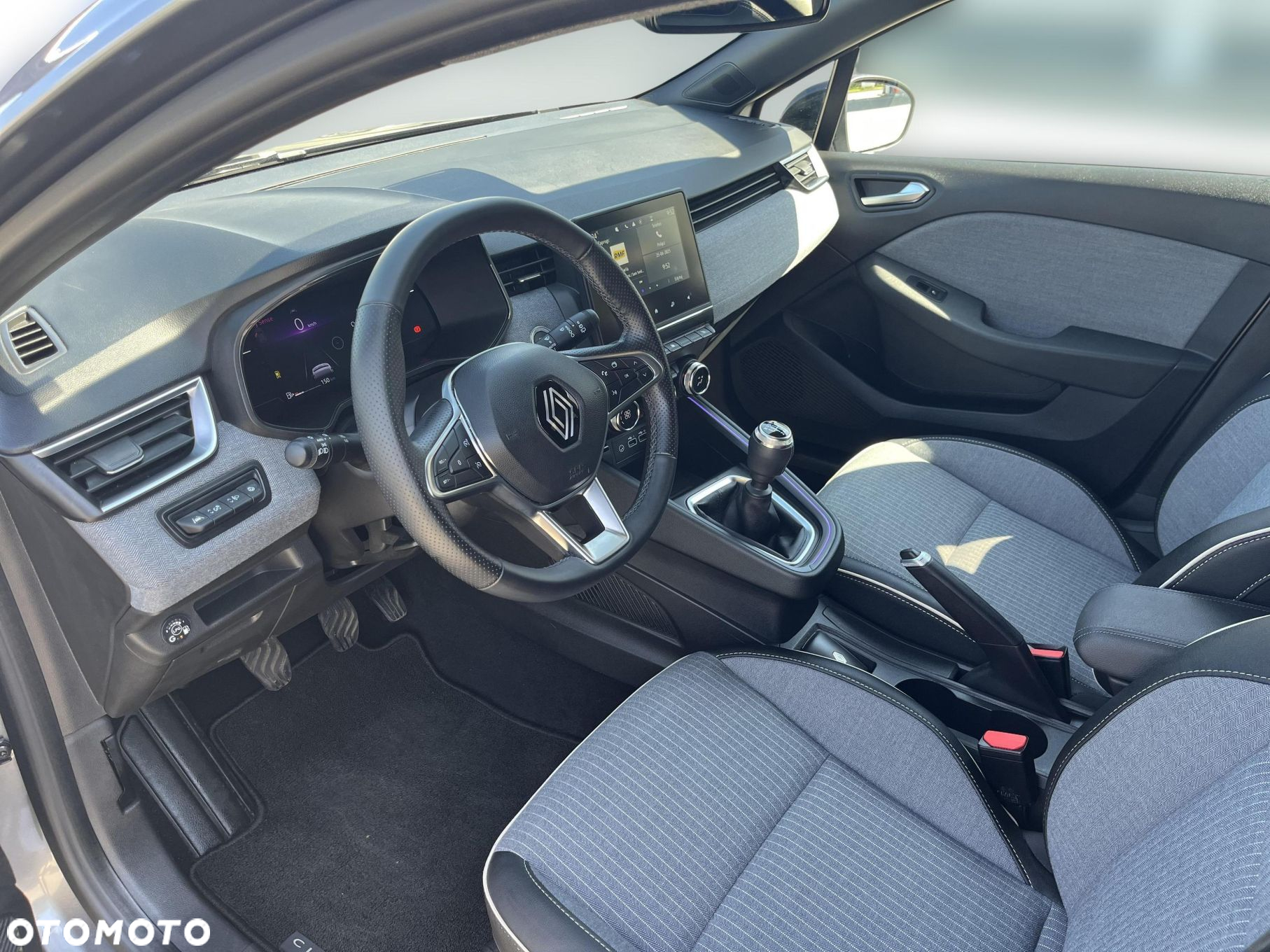 Renault Clio 1.0 TCe Techno - 9