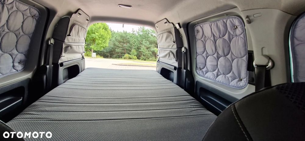 Volkswagen Caddy 2.0 California - 12