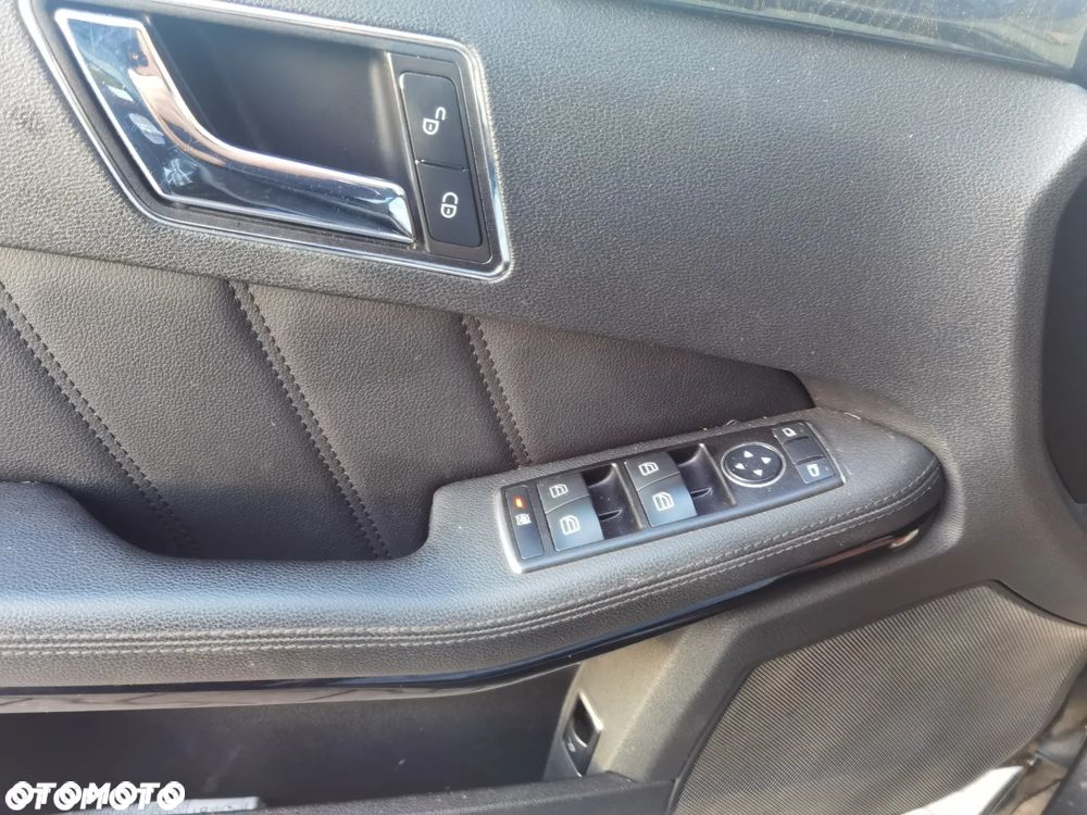 Mercedes-Benz Klasa E 250 CDI 4-Matic BlueEff Avantgarde - 12