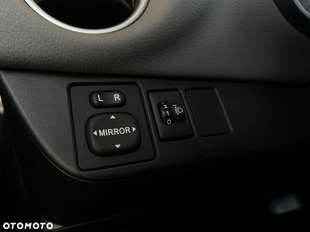 Toyota Yaris 1.33 Premium EU6 - 36