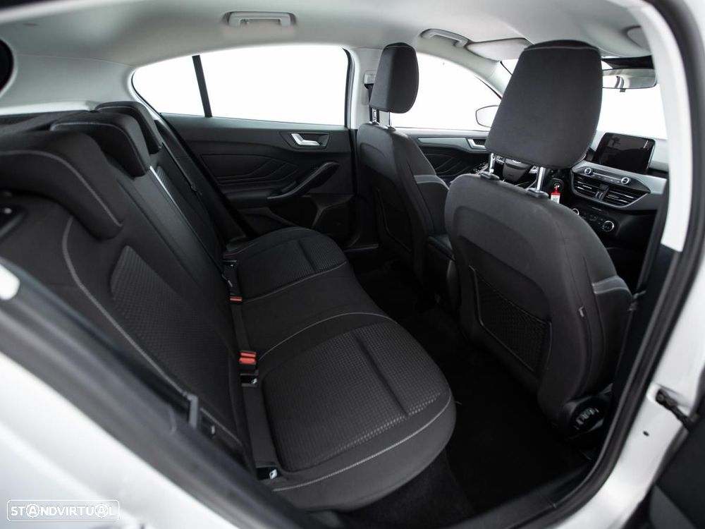 Ford Focus 1.5 TDCi ECOBlue Connected - 11