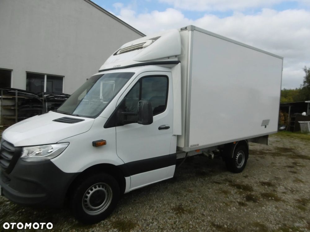 Mercedes-Benz Sprinter - 2