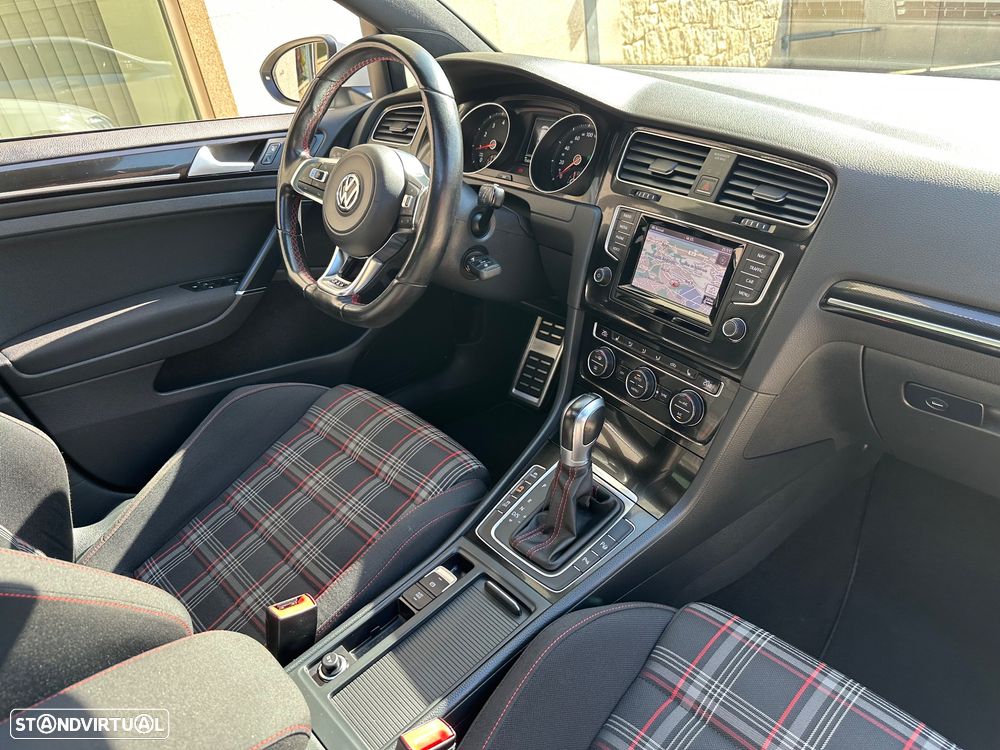 VW Golf 2.0 TSi GTi DSG Performance - 31