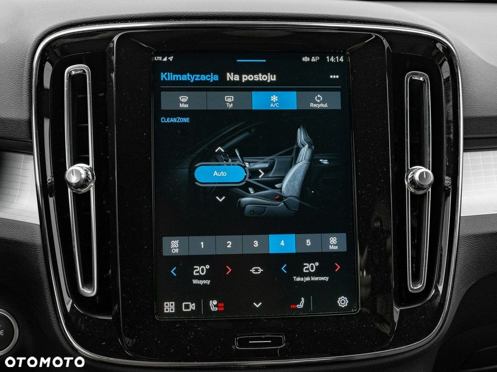 Volvo XC 40 B3 Plus Dark - 22