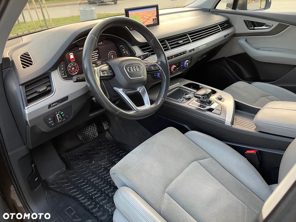 Audi Q7 - 11