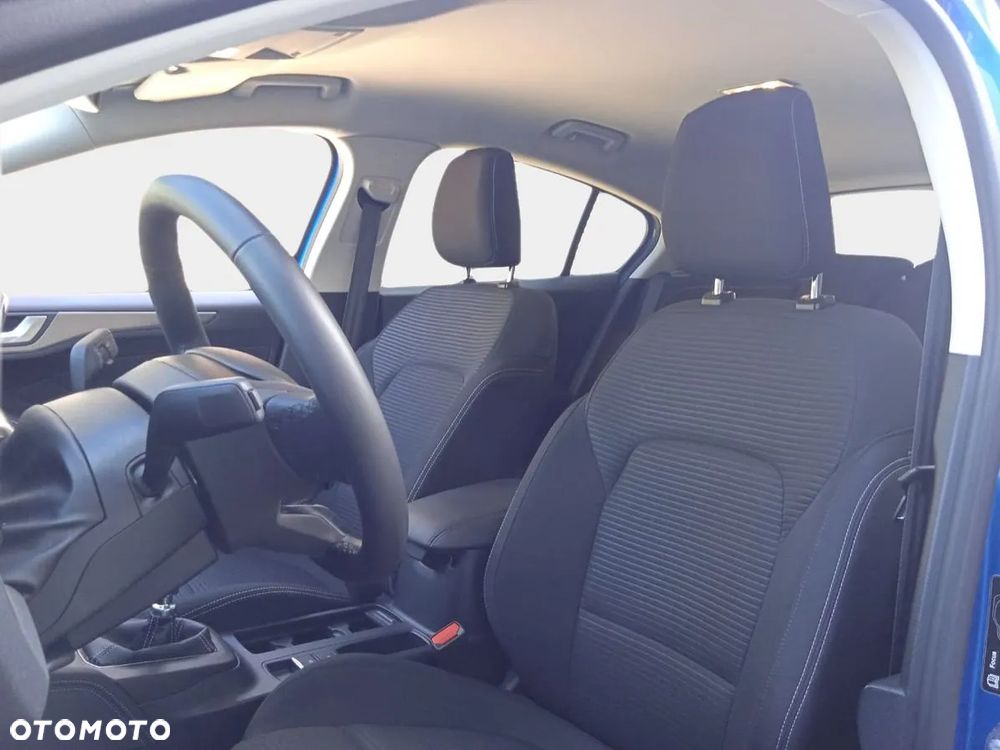 Ford Focus 1.0 EcoBoost Titanium X - 29