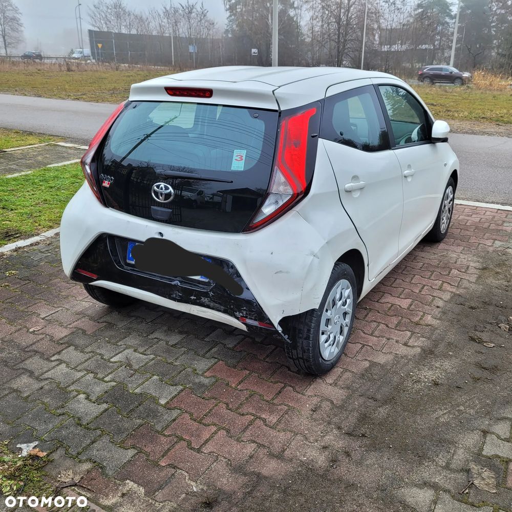 Toyota Aygo x.shift x-play connect - 3