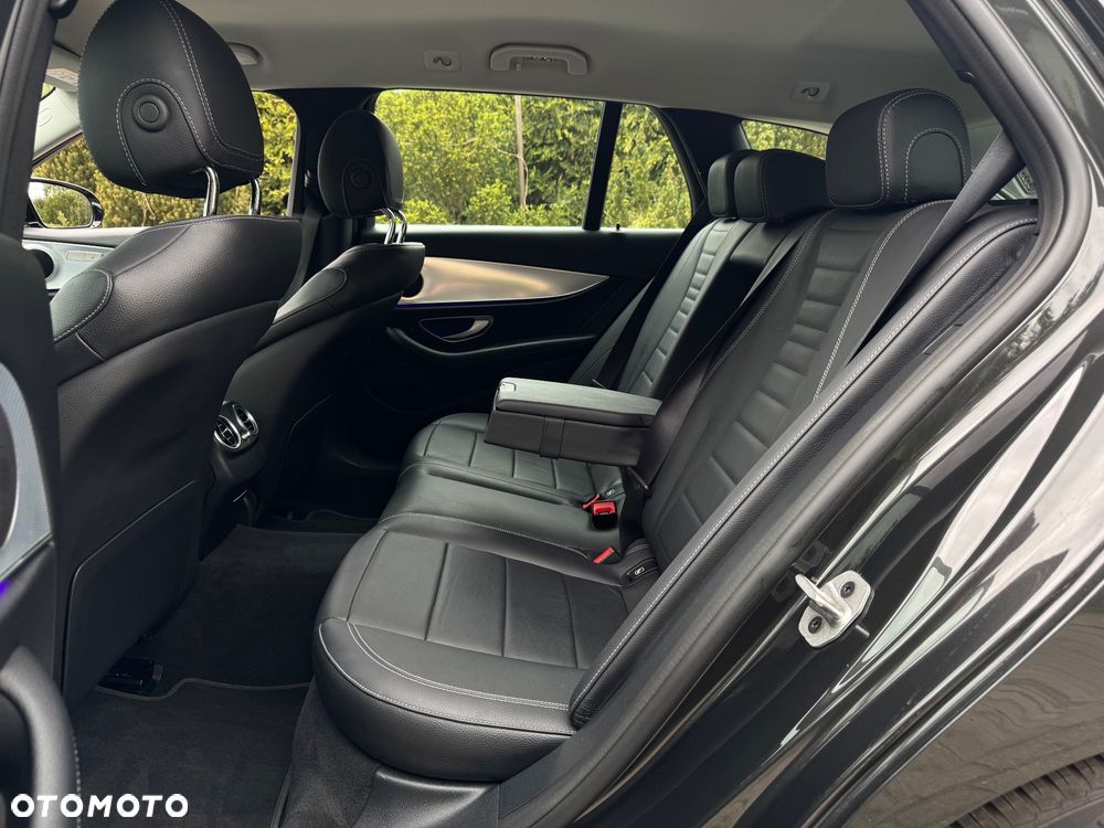 Mercedes-Benz Klasa E 200 9G-TRONIC Exclusive - 20
