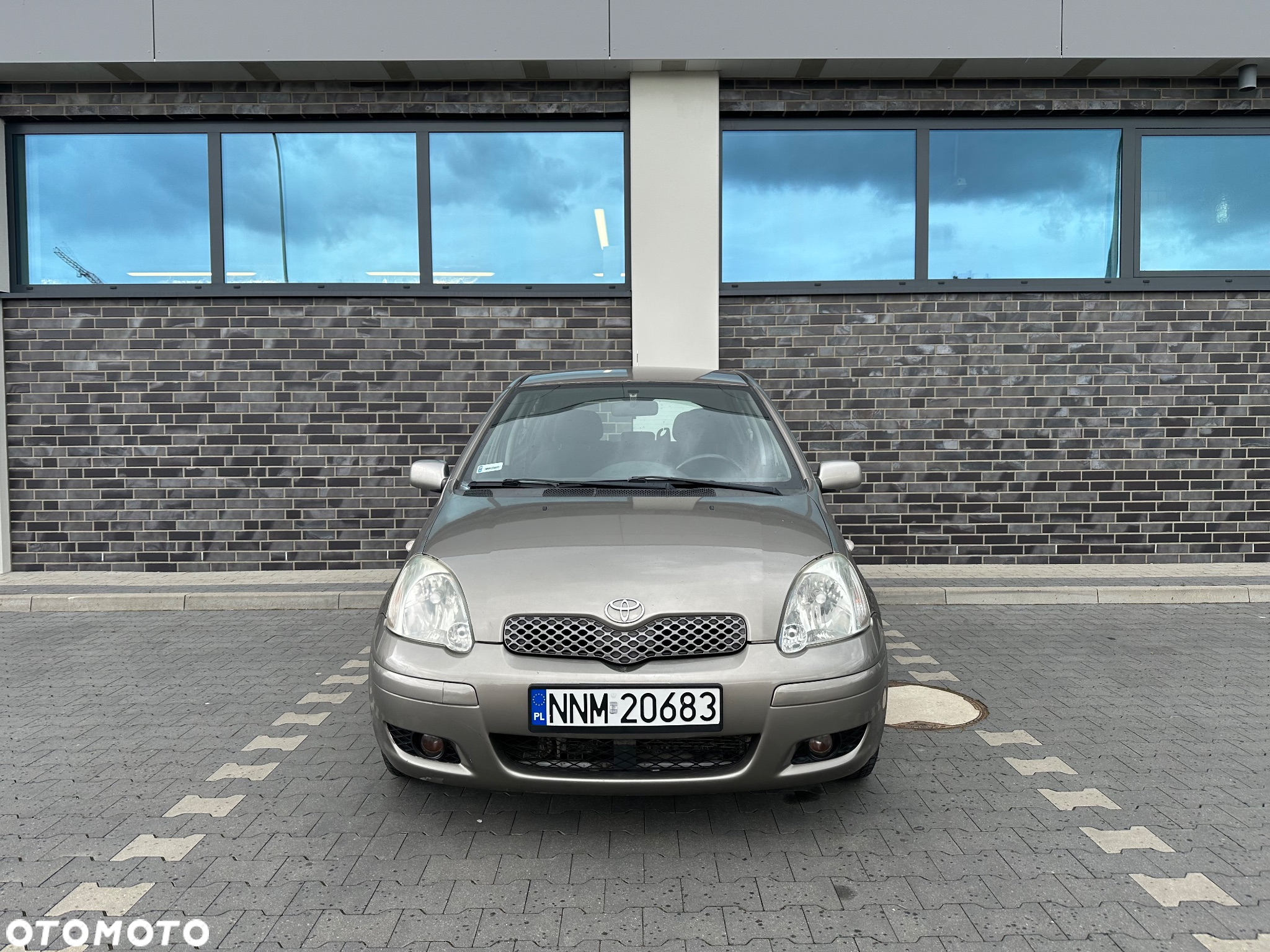 Toyota Yaris 1.0 VVT-i - 2