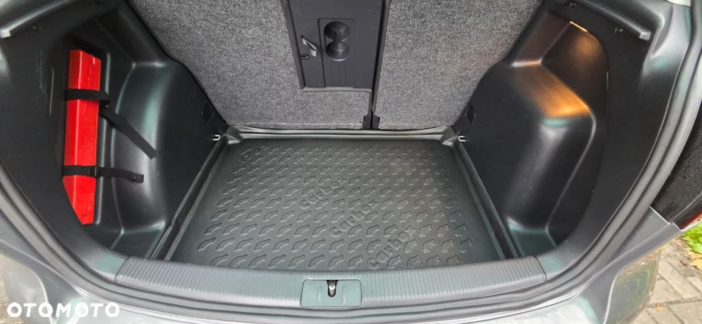 Volkswagen Golf Plus 2.0 TDI DPF DSG Life - 29