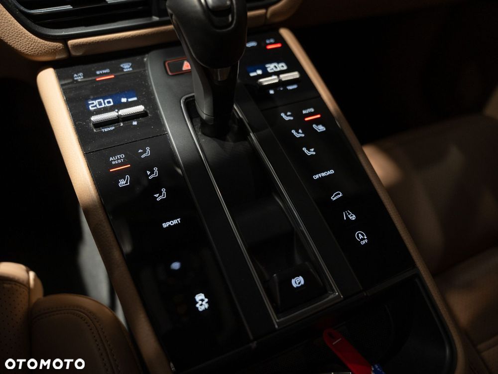 Porsche Macan - 26