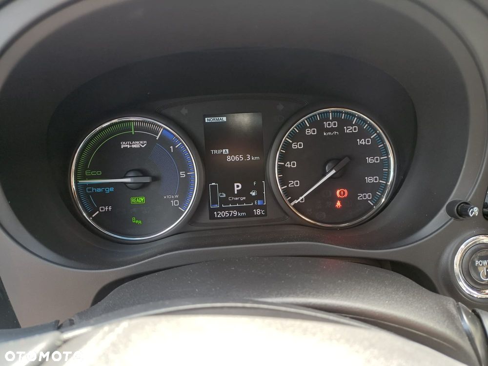 Mitsubishi Outlander 2.4 4WD Diamant+ - 12