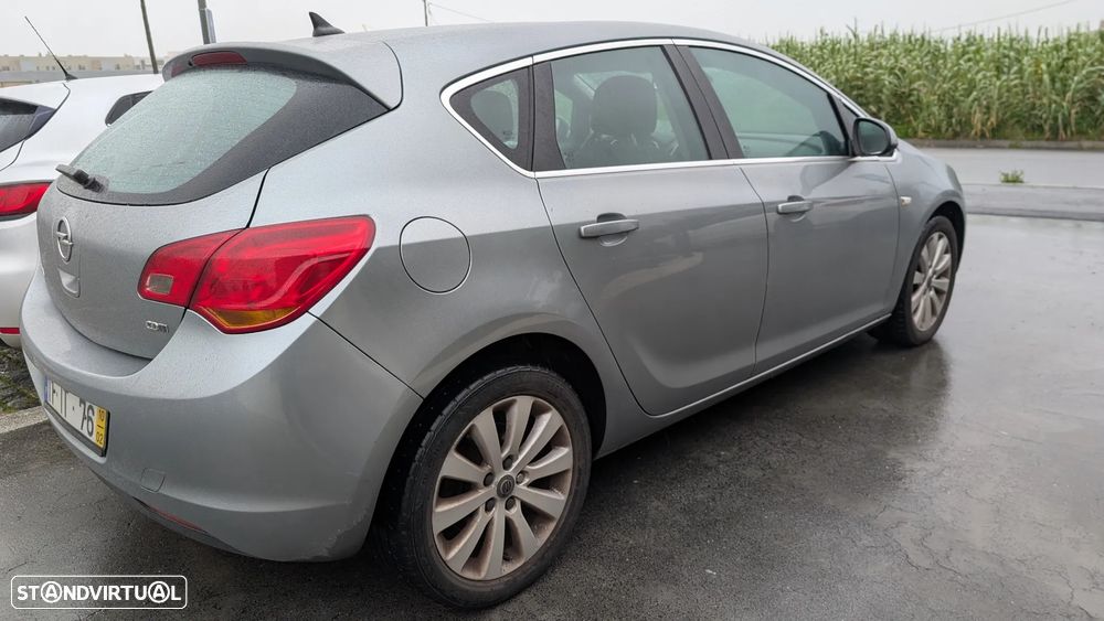 Opel Astra 1.7 CDTI Cosmo - 9