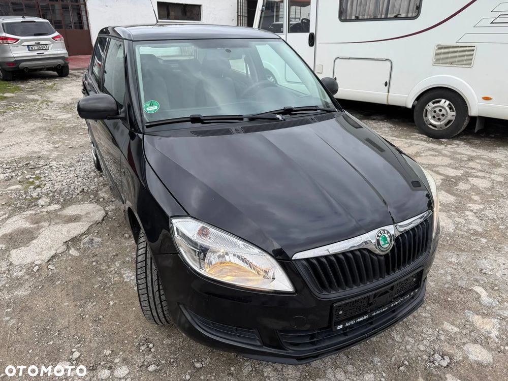 Skoda Fabia 2010 photo 2