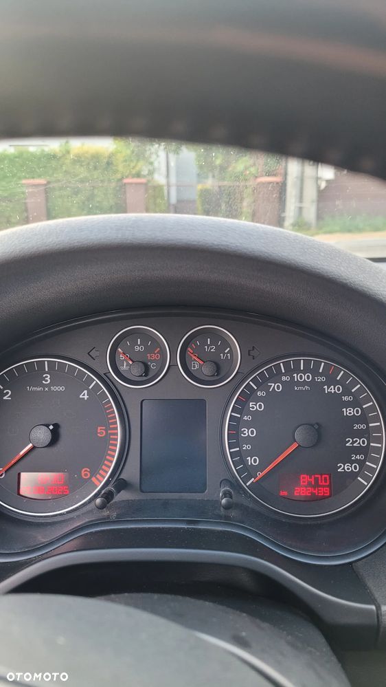 Audi A3 3-drzwiowe 2.0 TDI DPF Ambition - 8