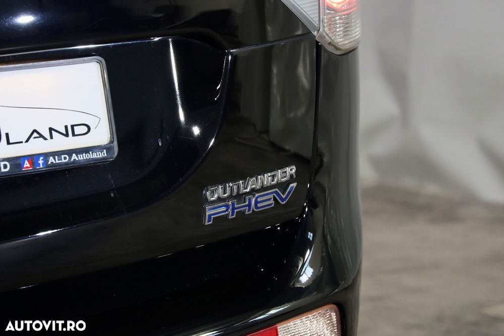 Mitsubishi Outlander 2.0 4WD Plug-In Hybrid - 27