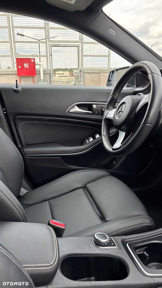 Mercedes-Benz CLA 250 7G-DCT SCORE - 32