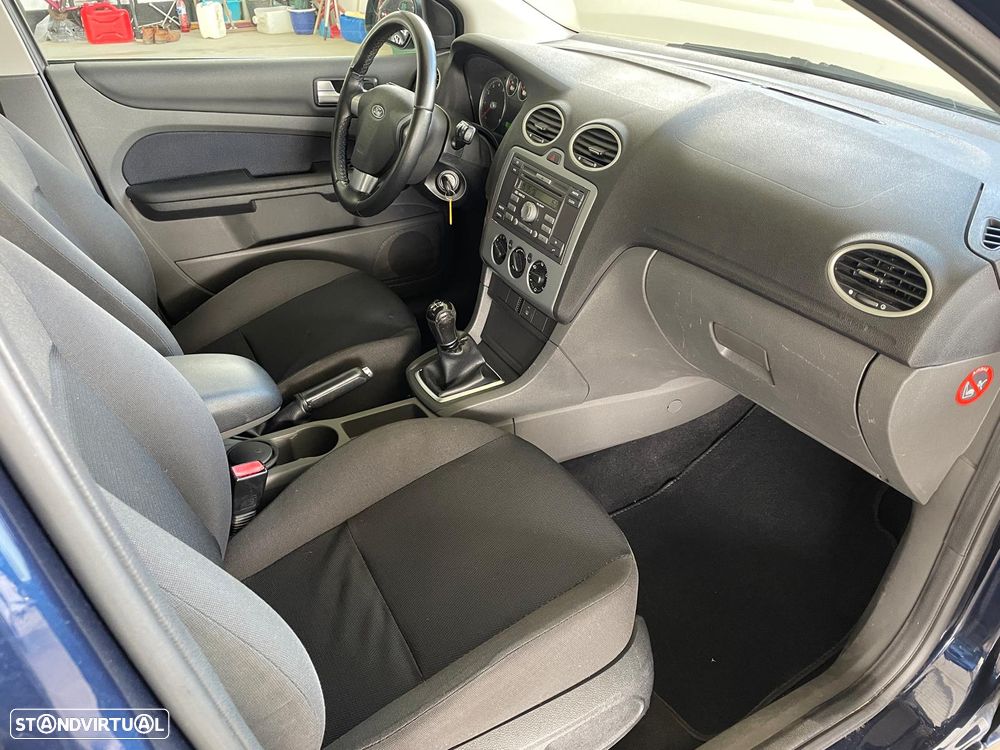 Ford Focus 1.4 16V Trend - 15