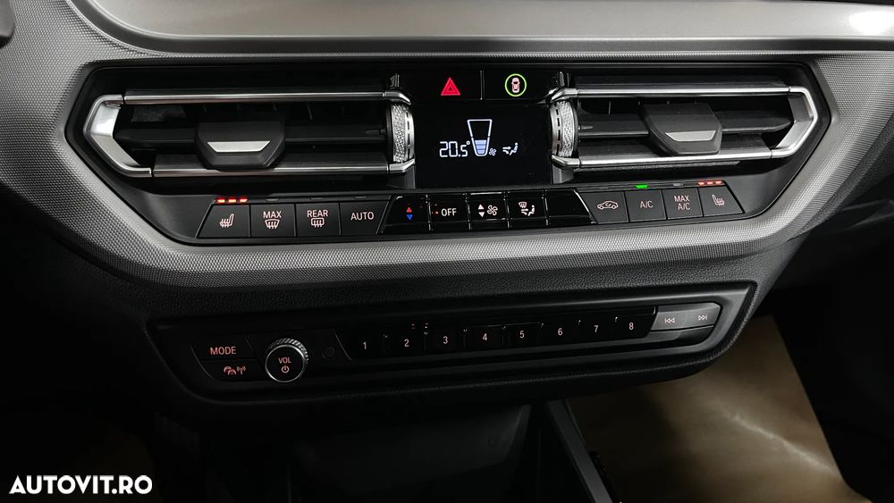 BMW Seria 2 218i Aut. Advantage - 22