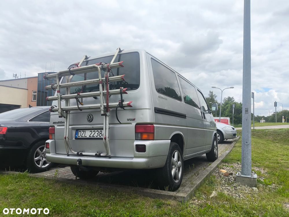 Volkswagen Multivan - 18