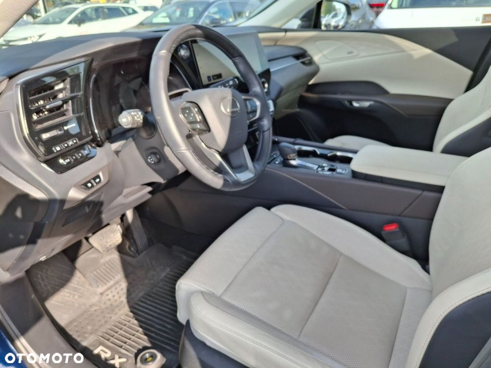 Lexus RX - 9
