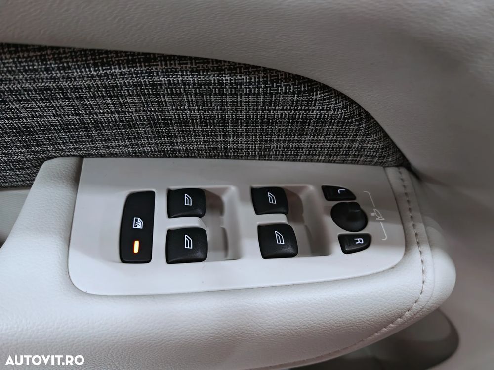 Volvo XC 60 T6 AWD Recharge Geartronic Inscription - 29