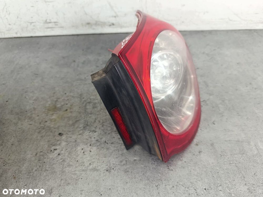 LAMPA TYLNA PRAWA VW PASSAT B6 3C9945096N KOMBI - 4