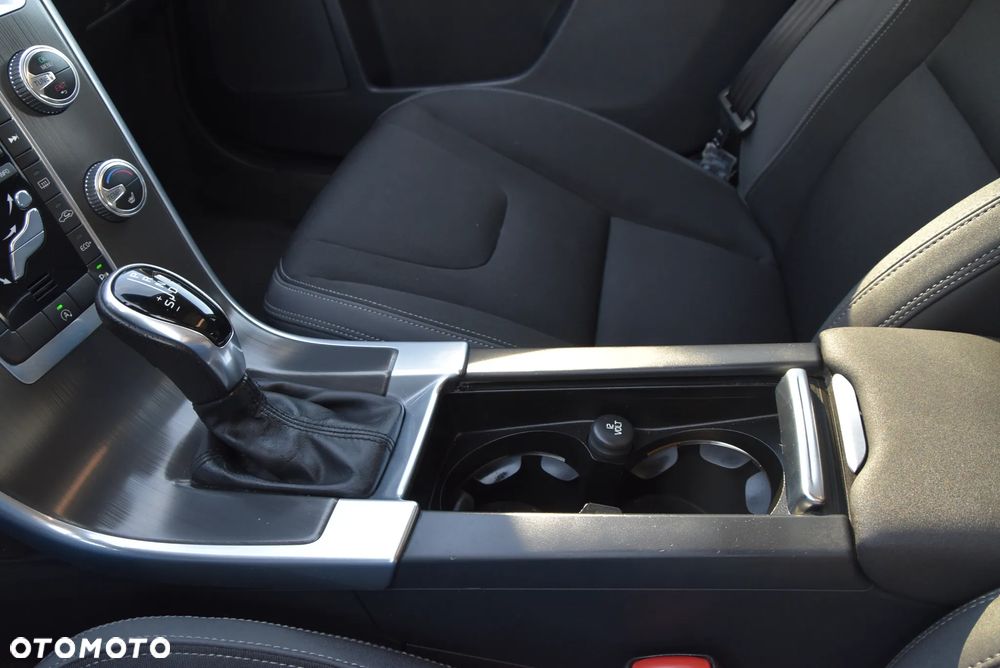 Volvo XC 60 D4 Geartronic Momentum - 39