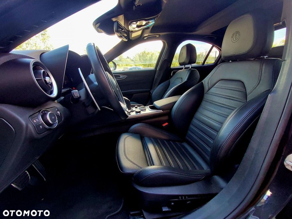 Alfa Romeo Giulia 2.0 Turbo Veloce Q4 - 12
