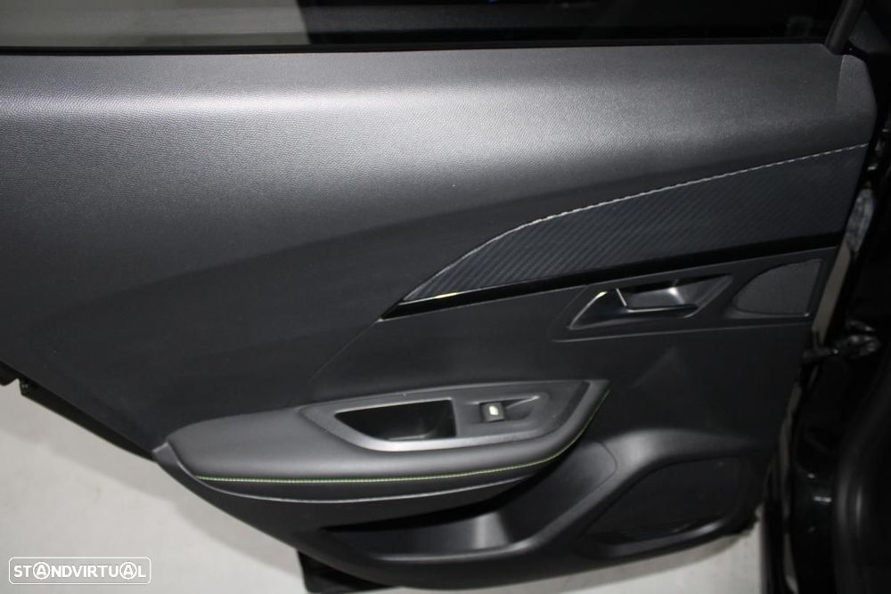 Peugeot e-2008 50 kWh GT - 13