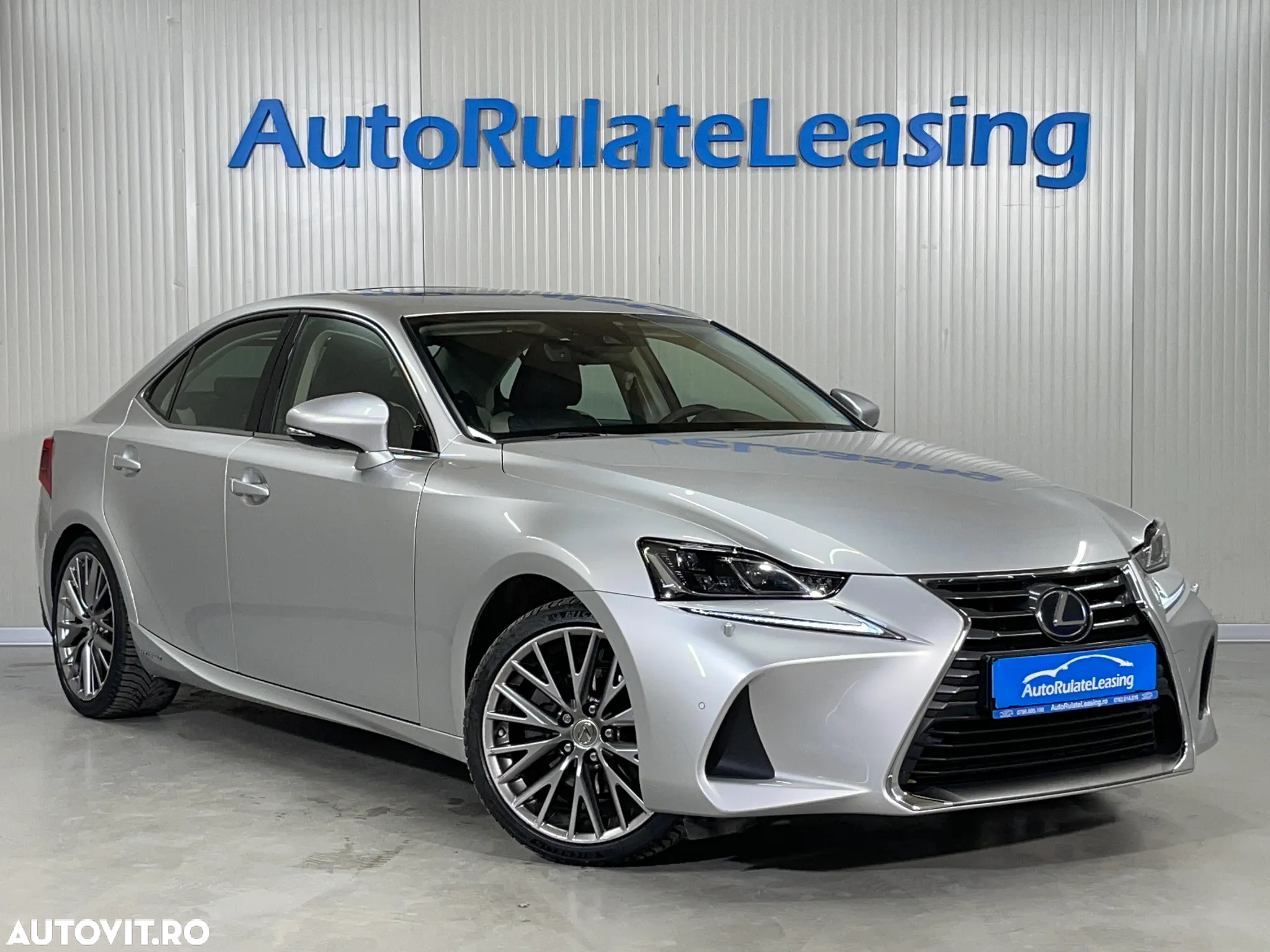 Lexus Seria IS 300h Executive - 2