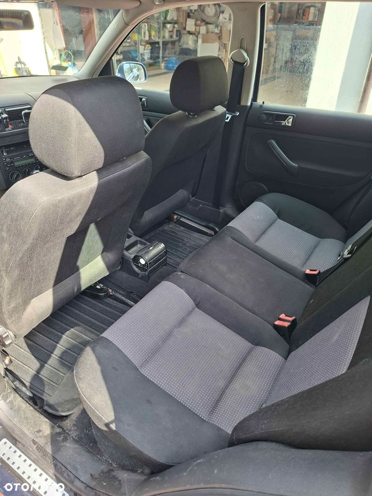 Volkswagen Golf - 5