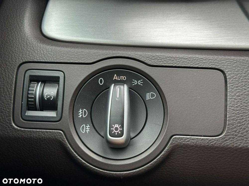 Volkswagen Passat - 34