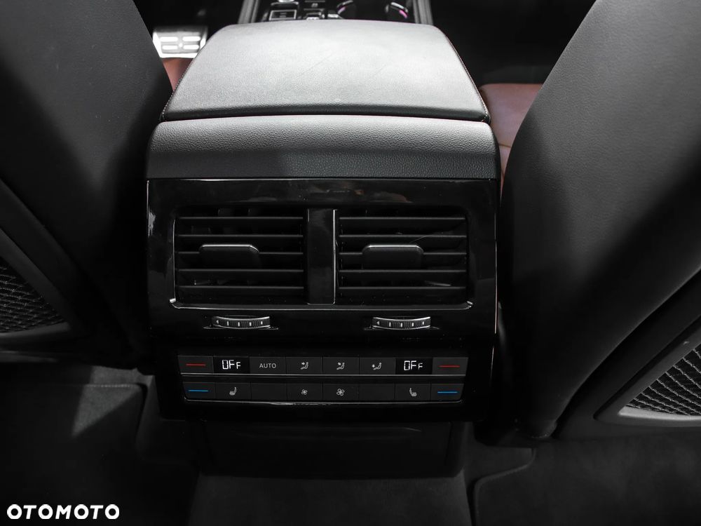 Volkswagen Touareg 3.0 V6 TDI 4Motion R-Line - 15