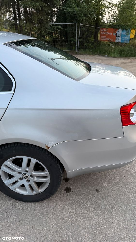 Volkswagen Jetta - 6