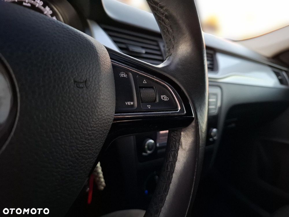 Skoda RAPID 1.0 TSI Ambition - 17