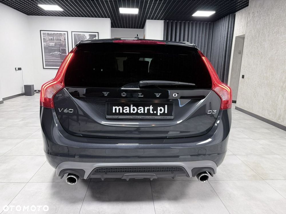 Volvo V60 D3 R-Design - 4