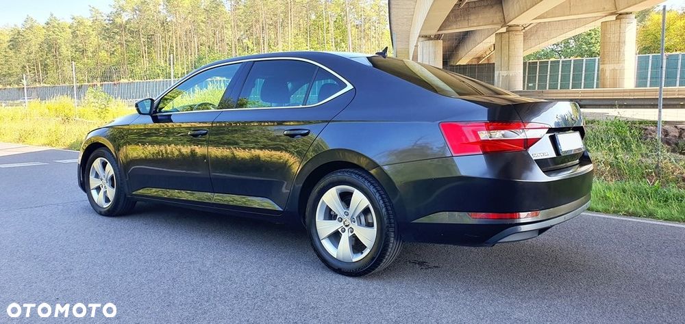 Skoda Superb 1.6 TDI Style DSG - 8