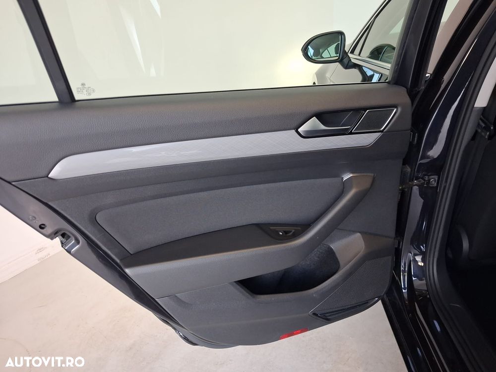 Volkswagen Passat - 22