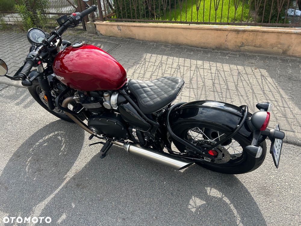Triumph Bonneville Bobber - 33