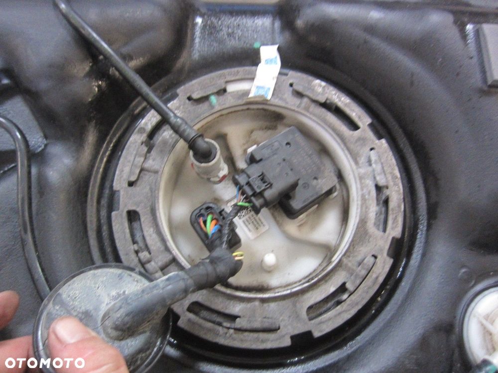 BMW X1 F48 ZBIORNIK BAK PALIWA POMPKA 16117453430 7453430 16117300465 B46 - 6