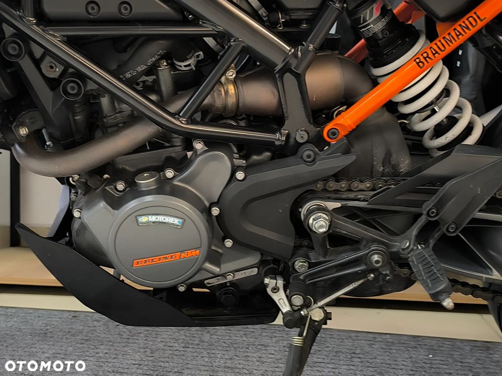 KTM Duke 125 - 26