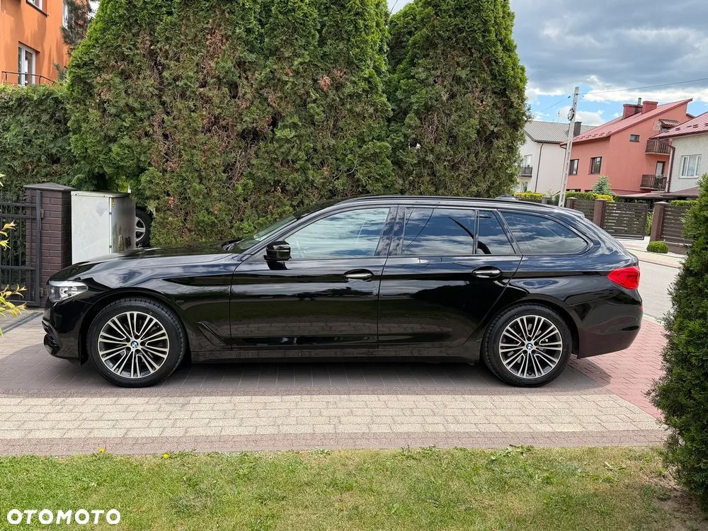 BMW Seria 5 520d Sport Line - 4