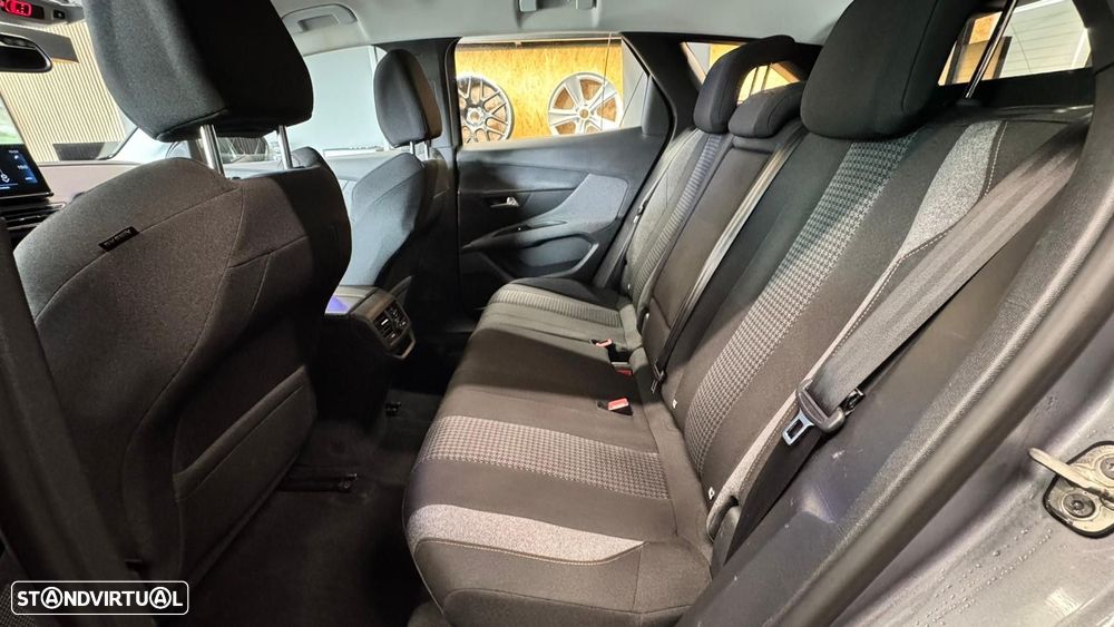 Peugeot 3008 1.5 BlueHDi Active Pack EAT8 - 8