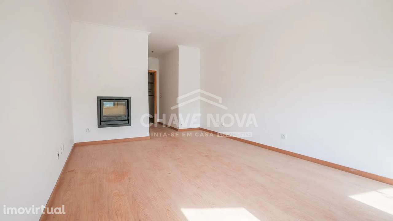 T2 c/ Terraço e Garagem em Melres - Grande imagem: 2/19