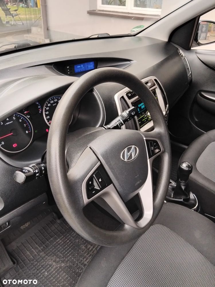 Hyundai i20 1.2 Trend - 11